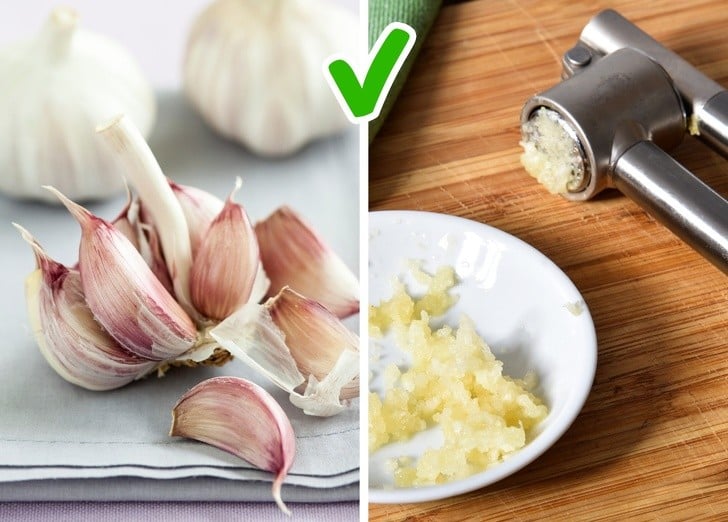 Mutfakta Yaptığımız 10 Yaygın Hata 8 sarımsak ezici