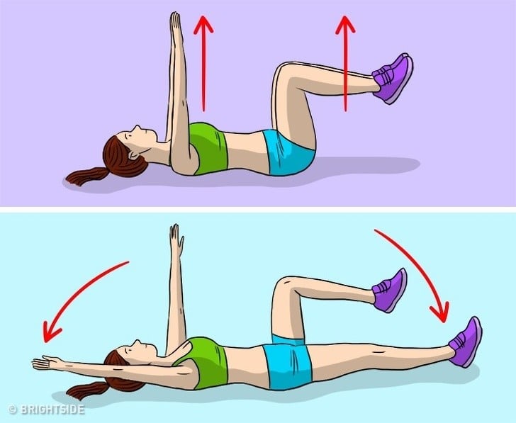 ölü böcek hareketi yapan kadın