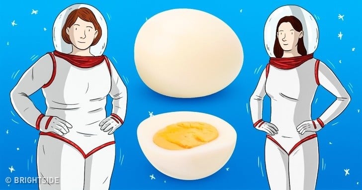 2 kadın astronot ve yumurta