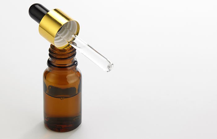 Uçuk Nasıl Geçer, Uçuğa Ne İyi Gelir 15 Doğal Tedavi Yöntemi 4 çay ağacı yağı