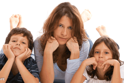 çocuklarına kötü davranan anne baba