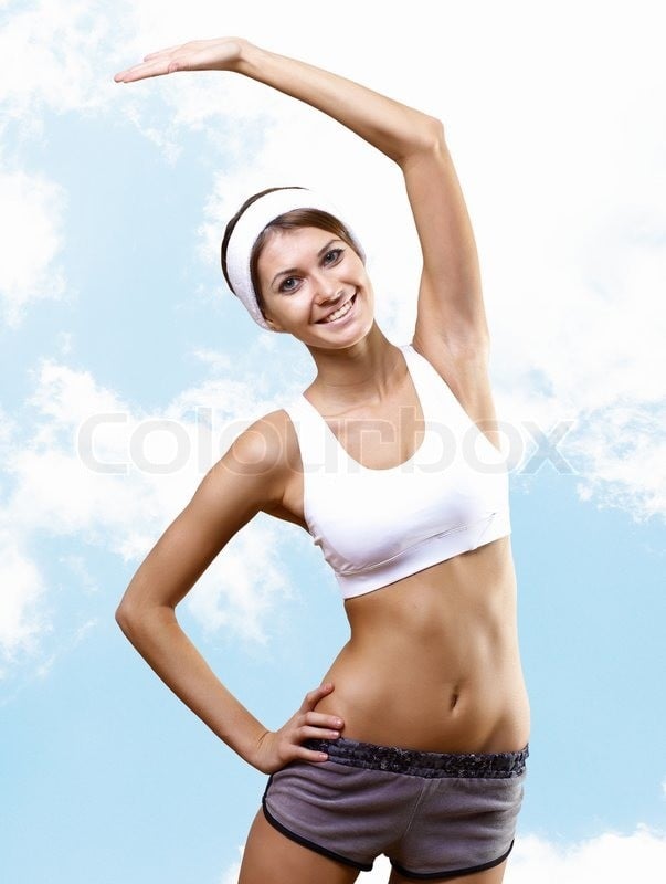 Duruşunuzu Düzeltmek için 6 Etkili Egzersiz 8 spor yapan kadın