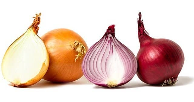 Yatağınızın Yanında Her Zaman Bir Kase Soğan Bulundurun! Sebebi mi? Öğrenmeye hazır olun! 3 soğanlar