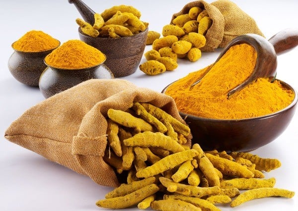 Eklem Ağrılarından Kurtulmak için Kanıtlanmış 12 Yöntem 8 zerdeçal 1