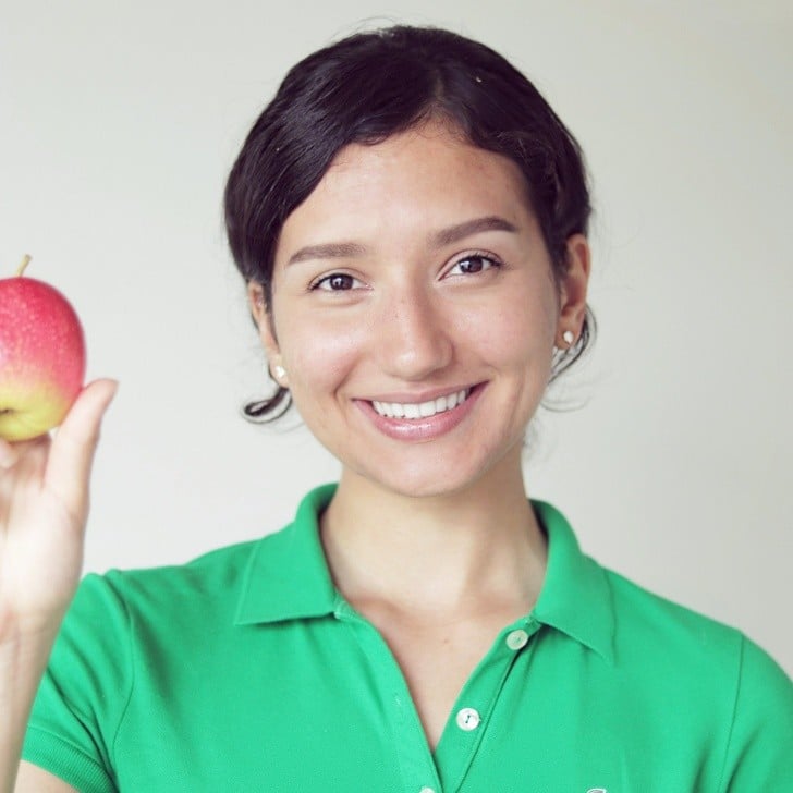 4 Yıllık Vegan Diyet Yüzünden Sağlığından Olan Blog Yazarı 3 kasumi kriss ve bir elma