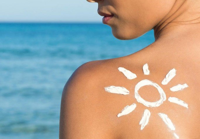 Kivinin Faydaları Nelerdir? Hangi Organlara İyi Gelir? 3 güneşin zararlarından korur