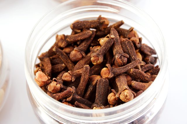 Suyu Her Derde Deva, Eskiler İlaç Niyetine Onu Kullanıyordu 7 karanfil6