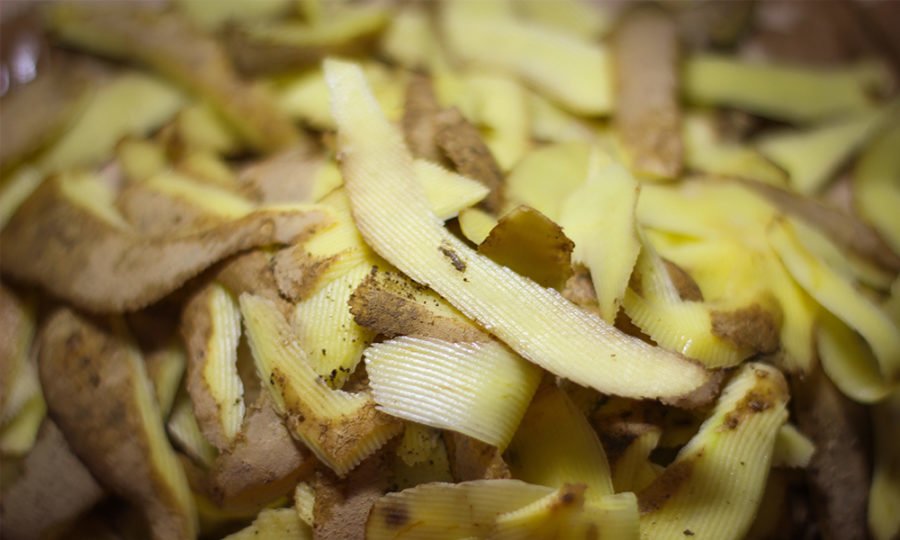 Patates Kabuklarını Atmayın, Bunu Yapabileceğinizi Bilseydiniz Zaten Atmazdınız 3 patateskabuklari e1568903450175