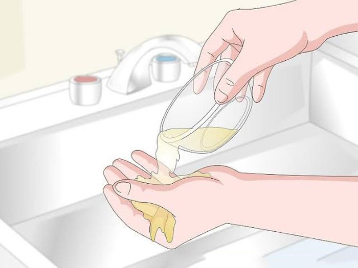 Limonun Daha Önce Hiç Duymadığınız 7 Farklı Kullanım Alanı 8 elleri ovmak