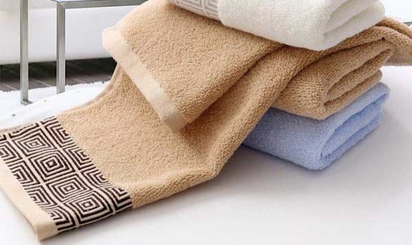 Boynunuzdaki Karartıdan Kurtulamak Artık Çok Kolay! Hem de 20 Dakikada 3 sıcak havlu