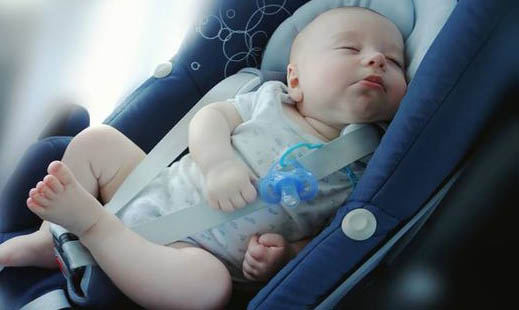 arabada uyumus bebek