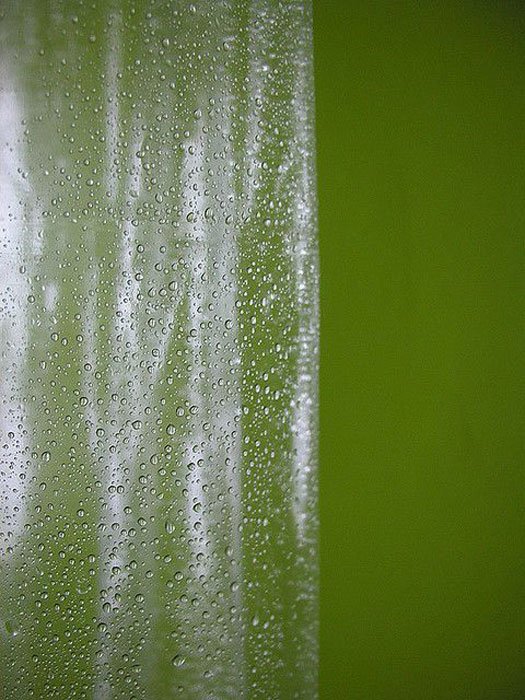 Temizleyelim Derken Kirlettiğimiz 8 Temizlik Alışkanlığı 9 islak dus perdesi