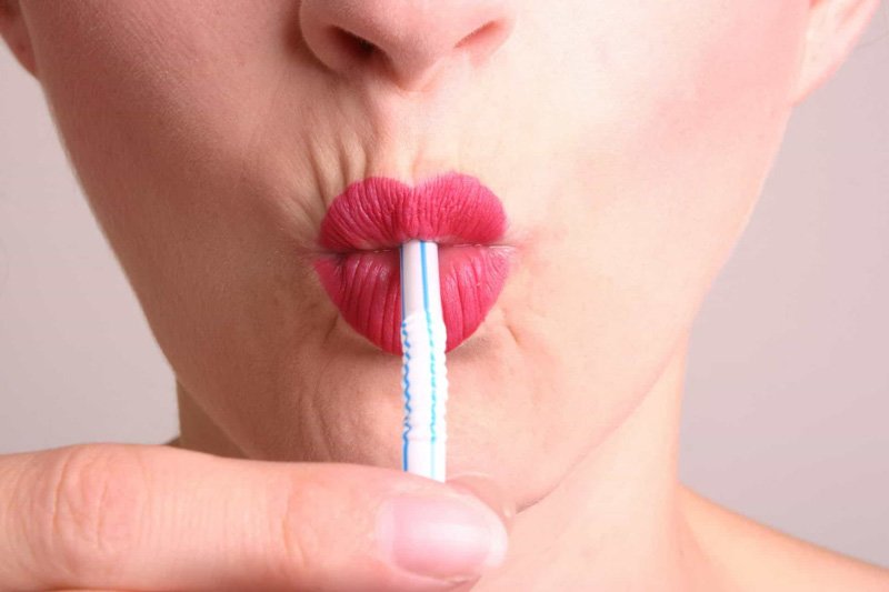 Cildimizi Yıprattığımız 10 Gündelik Alışkanlık 4 pipet