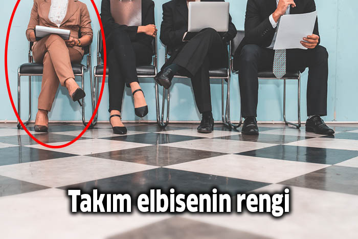İş Görüşmesine Giderken Bilmeniz Gereken 10 Psikolojik Püf Noktası 3 takim elbisenin rengi