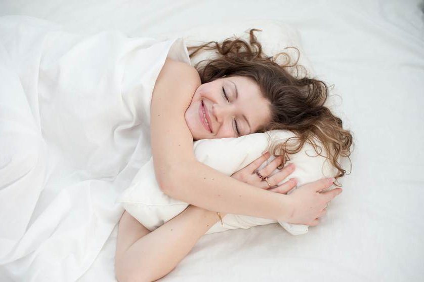 Cildimizi Yıprattığımız 10 Gündelik Alışkanlık 10 yastiklar