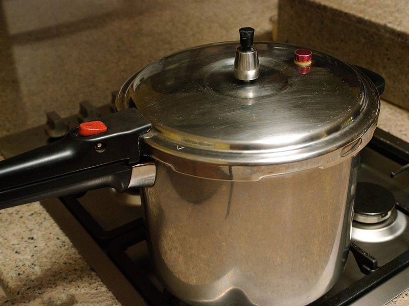 Bu Yöntemle Patatesler Çok Daha Hızlı Haşlanacak! 8 duduklu tencere