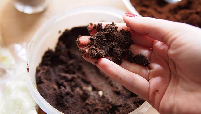 Kahvenin İçmek Dışında Bilinmesi Gereken Mükemmel Bir Özelliği Var 3 kahve gubresi
