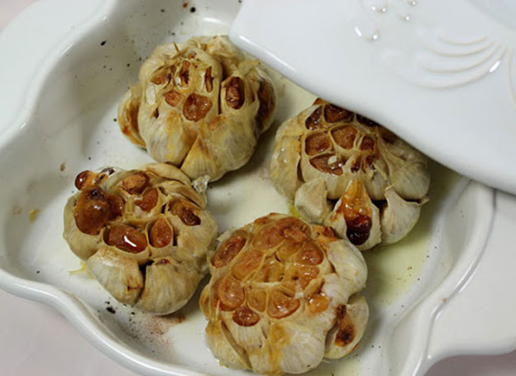 Günde 6 Diş Pişmiş Sarımsak Yerseniz Neye İyi Gelir? 3 pismis sarimsak