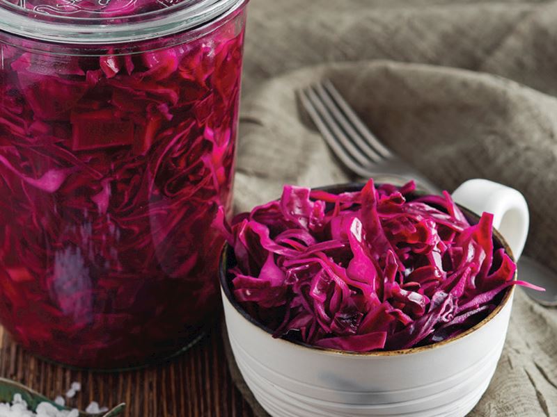 Doğal Bağışıklık Güçlendiren Faydalı Öneriler 4 kirmizi lahana tursusu