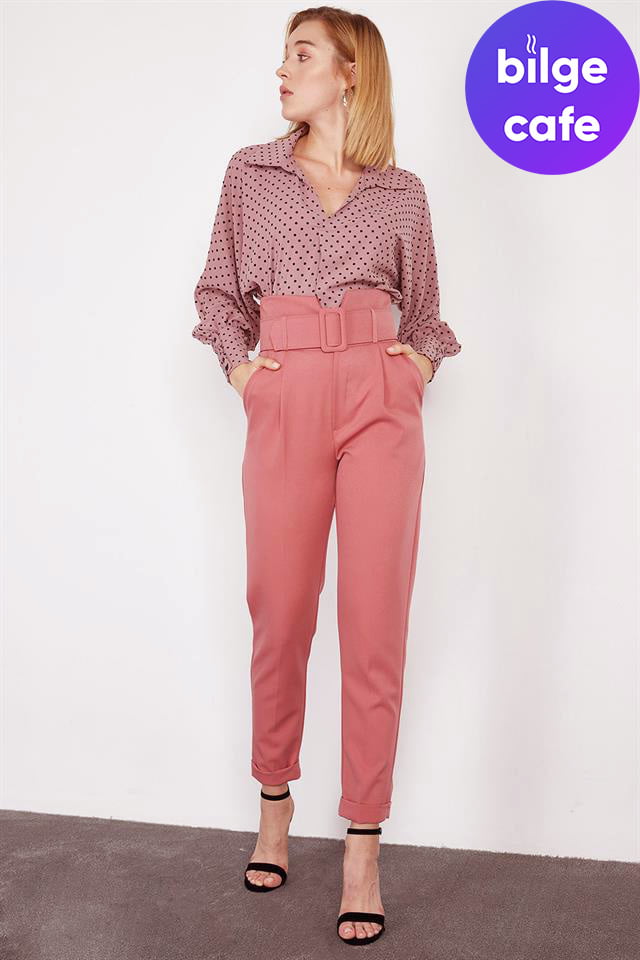 Profesyonel Stilistler Tarafından Hazırlanan, Bizleri Daha Uzun Boylu Gösterecek 7 İpucu 5 yuksek bel